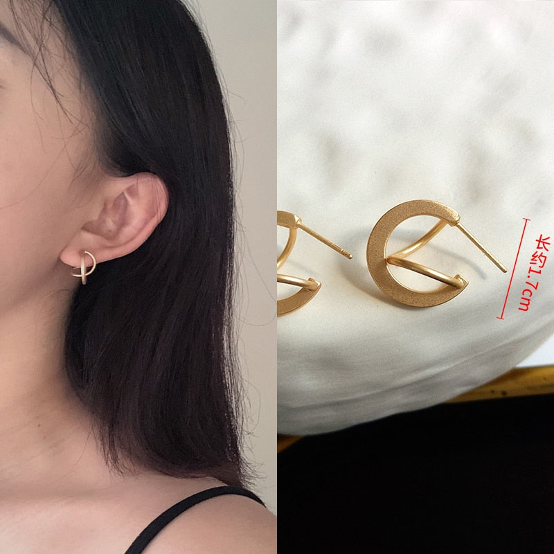 Women's Fashion Geometric Matte Gold Earrings