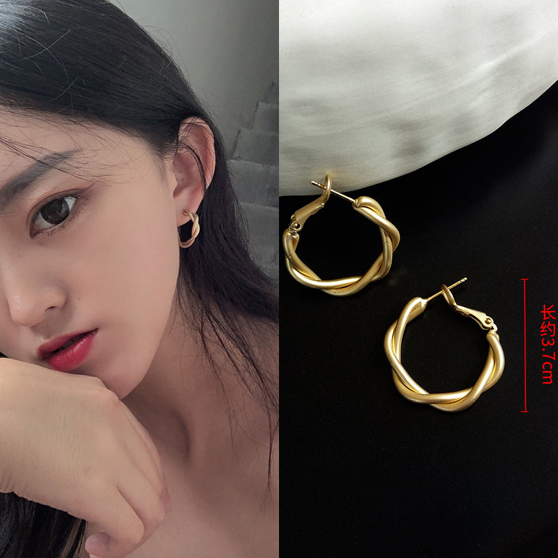 Women's Fashion Geometric Matte Gold Earrings