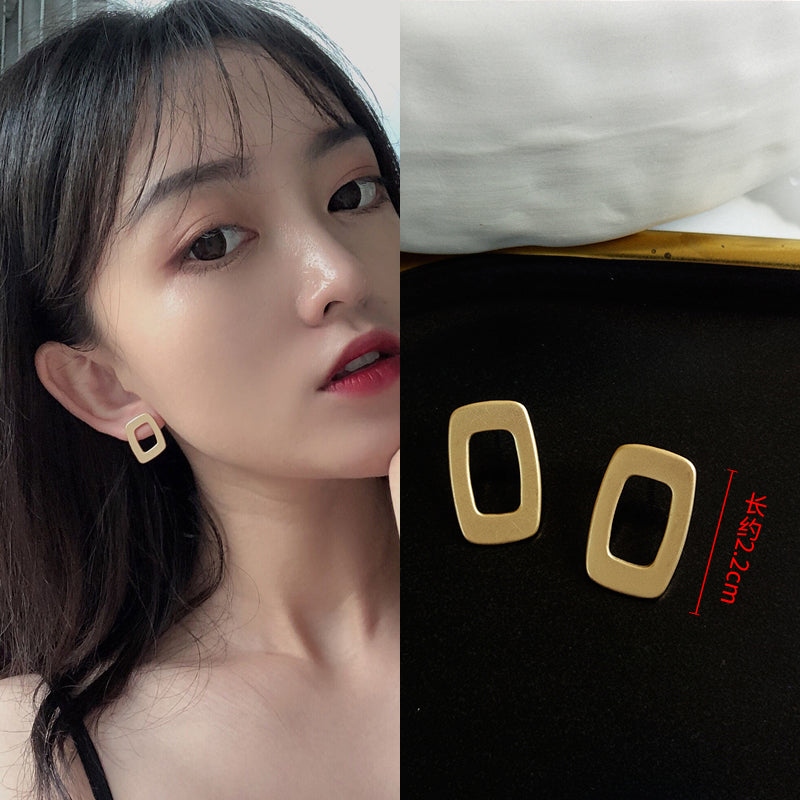 Women's Fashion Geometric Matte Gold Earrings